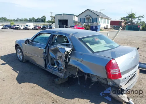 2006 Chrysler 300C из США, поврежденный, VIN 2C3KA63H96H365604